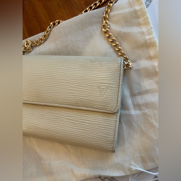 Louis Vuitton Cream and Gold Wallet with Chain Strap Eli Sarah - Picture 2 of 16